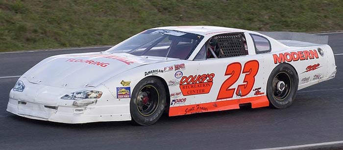 700-DSC_6969.jpg (39834 bytes)