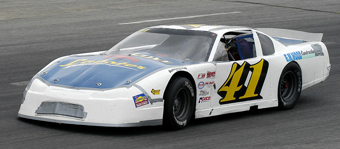 700-DSC_8974.jpg (49410 bytes)