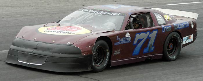 71-700-DSC_7866.jpg (30977 bytes)